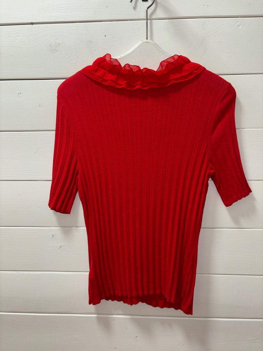 NY&Co Collection Red Ribbed Ruffle Top – Women’s Size M - Picture 3 of 9